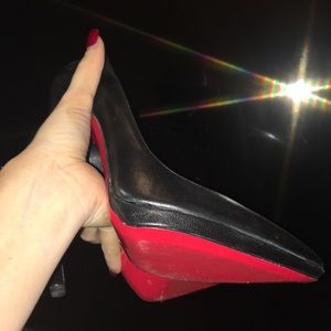 Christian louboutin red bottom classic pumps